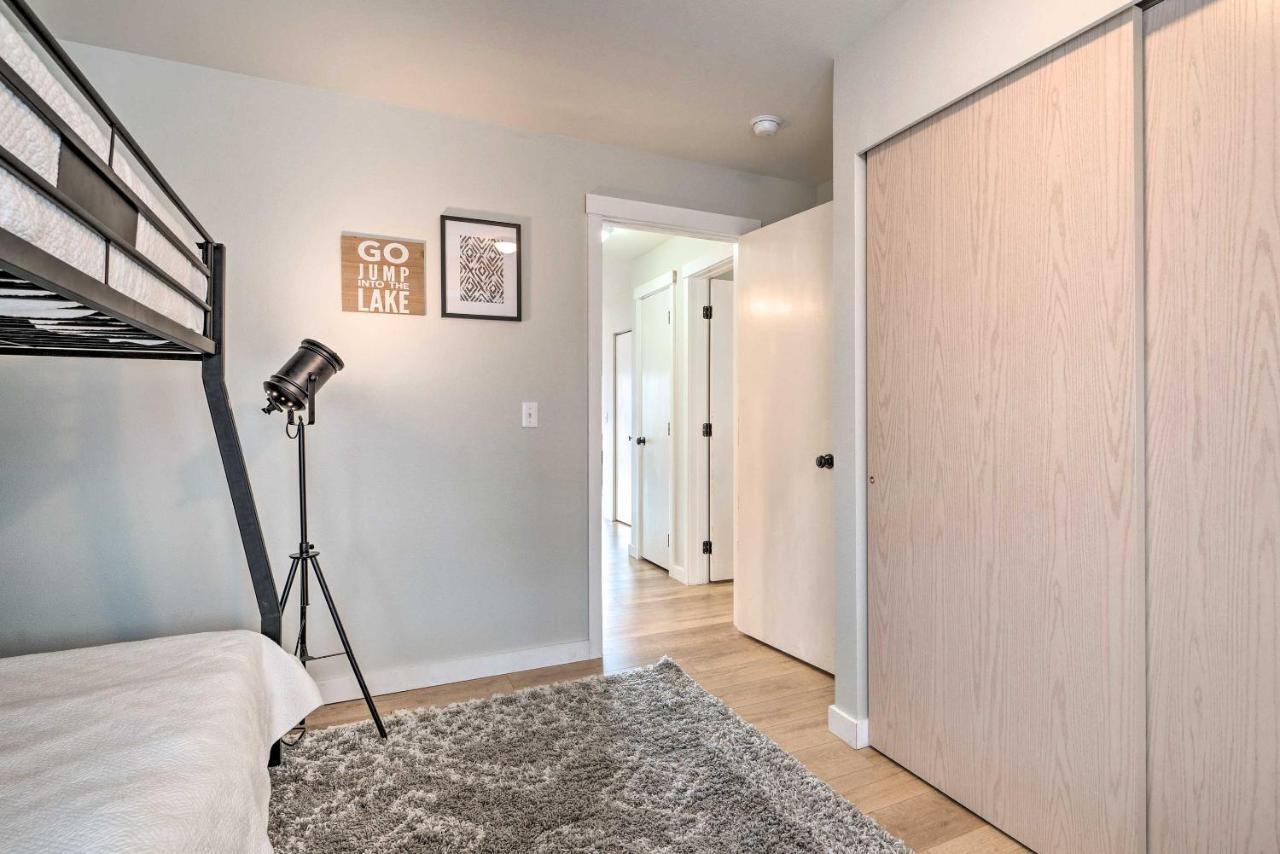 Chic Chelan Condo With Balcony, Walk To Lake And Dtwn! Ngoại thất bức ảnh