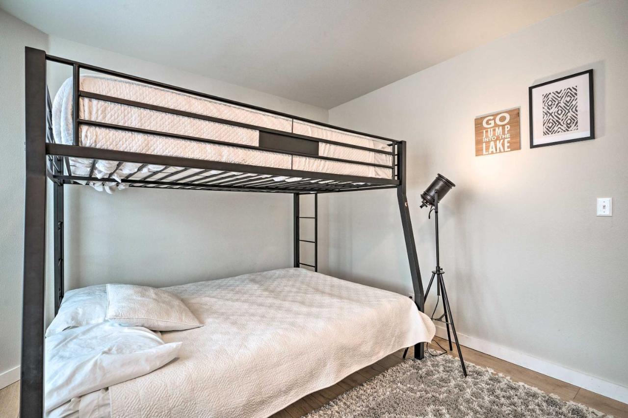 Chic Chelan Condo With Balcony, Walk To Lake And Dtwn! Ngoại thất bức ảnh